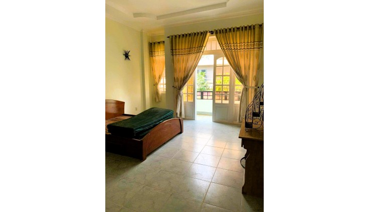Cho thuê biệt thự 1T1L 3pn mặt tiền đường 17 Hiệp Bình Chánh