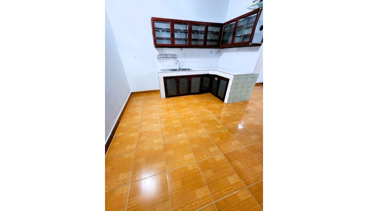 Cho thuê nhà nguyên căn 100m2 3pn đường Lê Văn Chí Linh Trung