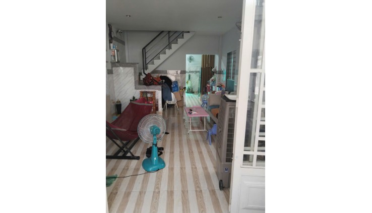 BÁN NHÀ HẺM HUỲNH THỊ HAI , Ô TÔ VÀO TẬN NHÀ , 10M RA CHỢ GẦN BỆNH VIỆN QUẬN 12, HCM . 60M VUÔNG, GIÁ 3.8 TỶ