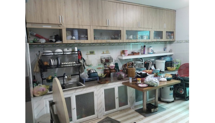 BÁN NHÀ HẺM HUỲNH THỊ HAI , Ô TÔ VÀO TẬN NHÀ , 10M RA CHỢ GẦN BỆNH VIỆN QUẬN 12, HCM . 60M VUÔNG, GIÁ 3.8 TỶ