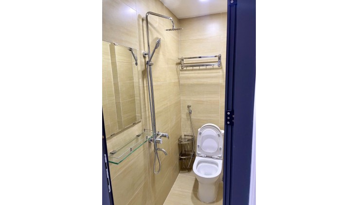 Bán nhà Nguyễn Chí Thanh, Q10, ngang 5.3m, 2 tầng ở ngay, Chỉ 5.15 tỷ