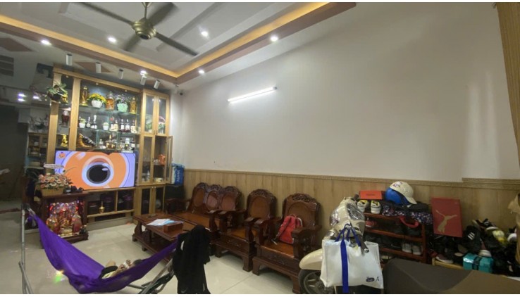 Bán gấp nhà Đ 11 gần chợ 26/3 BHH sát AEON Tân Phú 64m2,4Tầng nhỉnh 5 tỷ