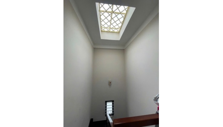 Bán gấp nhà Đ 11 gần chợ 26/3 BHH sát AEON Tân Phú 64m2,4Tầng nhỉnh 5 tỷ