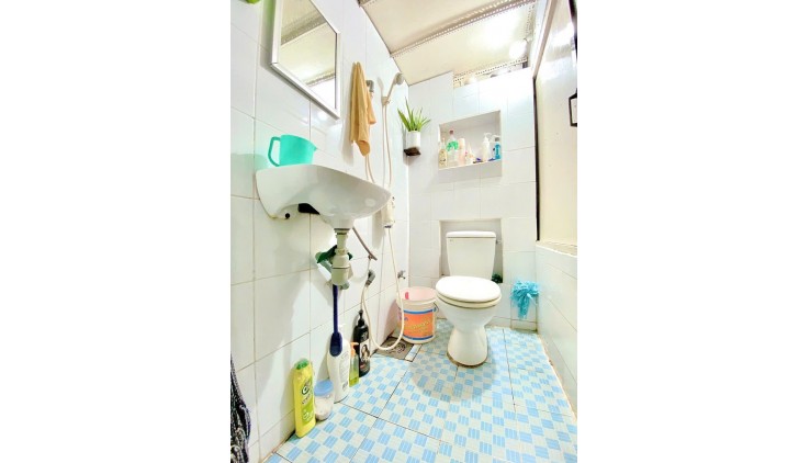 Bán nhà mặt tiền vip Điện Biên Phủ, Bình Thạnh, ngang 4.2m, 3 tầng, Chỉ 12.6 tỷ