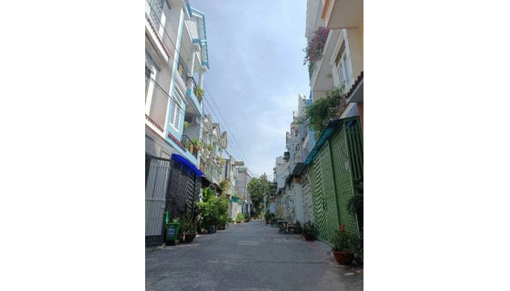 NHÀ BÁN HẺM XE HƠI THÔNG TỨ HƯỚNG- XE HƠI NGỦ TRONG NHÀ-  KHU DÂN TRÍ ,