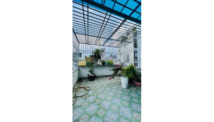 Bán nhanh Nhà ĐẸP  Emart Phan Huy Ích - 3PN, 3 Tầng + sân thượng + sân phơi Nhỉnh 4 tỷ
