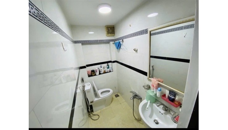 Bán nhà Trần Bình Trọng, P3, Q5, dt 120m2, ngang 5.6m, hẻm xe hơi, chỉ 18.8tỷ