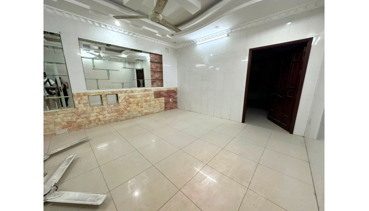 Cho thuê nhà 1T3L 6pn mặt tiền đường Hoàng Diệu 2 - Linh Chiểu