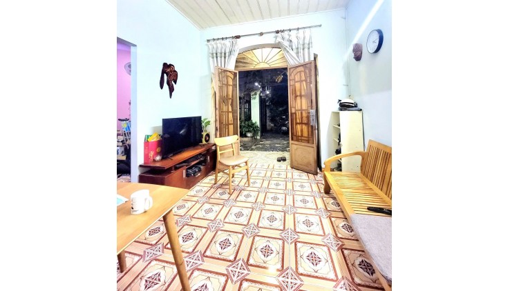 HẺM XE HƠI, Ngang 6m bề thế, ở ngay, Trường Thọ Thủ Đức, DT 60m2 ( 6 x 10 ). chỉ 4ty nhỉnh