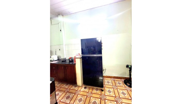 XE Hơi Đỗ Cổng, Ngang 6m, ở ngay, Trường Thọ Thủ Đức, DT 61m2 ( 6 x 10 ). chỉ 4ty hơn.