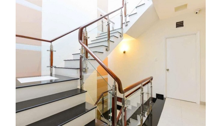 Bán nhà đẹp lung linh 5 tầng Ni Sư Huỳnh Liên, Tân Bình, 4m x 20m, HXH chỉ 10.6 tỷ TL