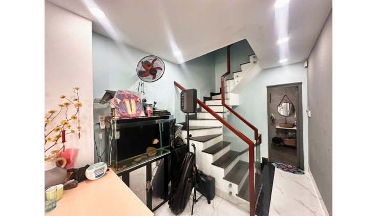 PHÚ NHUẬN -đường Nguyễn Thượng Hiền 30m2 NHỈNH 4 TỶ - HẺM 3 GÁC - 4 LẦU MỚI ĐẸP - NGANG HƠN 4M CỰC ĐẸP.