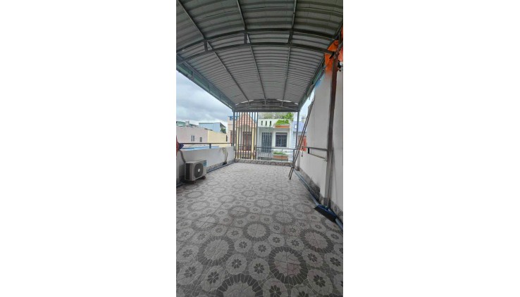 NHÀ 3 TẦNG LÂM THỊ HỐ Q12 - 3 TẦNG 4 PN HẼM XE HƠI THÔNG NHỈNH 5 TỶ