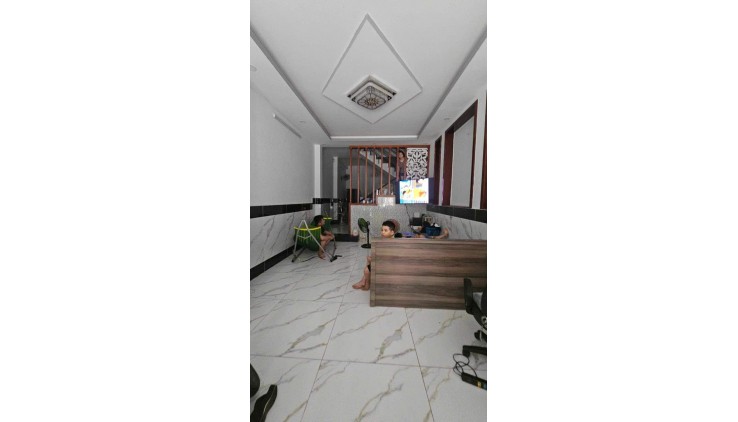 NHÀ 3 TẦNG LÂM THỊ HỐ Q12 - 3 TẦNG 4 PN HẼM XE HƠI THÔNG NHỈNH 5 TỶ