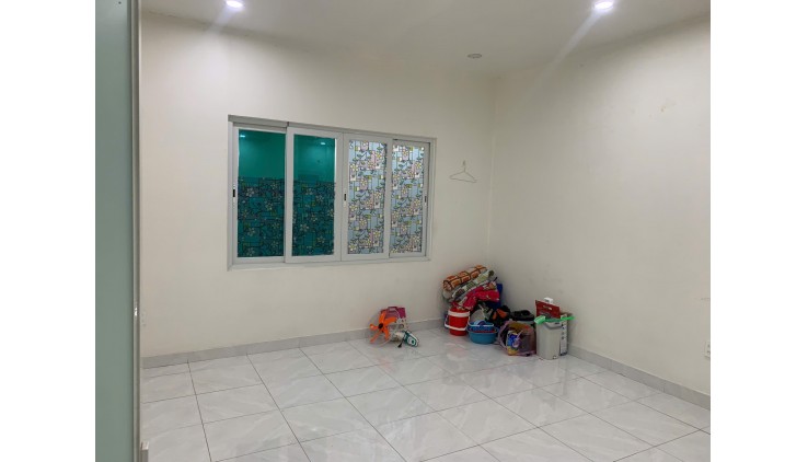 Quận Tân Phú ! Cho thuê MB kinh doanh và 2 phòng trọ giá rẻ ( wc riêng biệt ) Tel : 0938819127  ( Chính chủ )