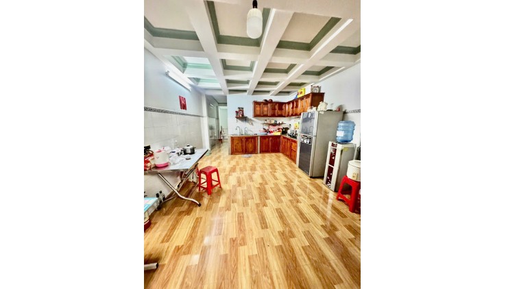 Bán nhà mặt tiền KD Trần Hưng Đạo, Tân Phú, dt 4.5m x 20m, Đường 20m, Chỉ 14.5 tỷ