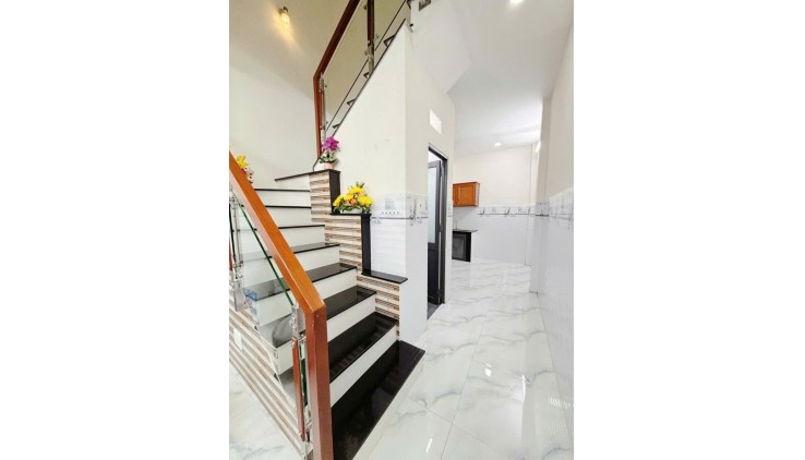 Bán Gấp nhà Lê Văn Quới gần ngã tư 4 xã  gần mặt tiền 35m2,2 Tầng đúc BTCT Nhỉnh 3 tỷ