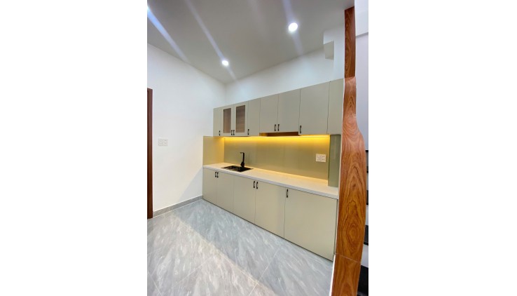 BÁN NHÀ BÌNH THẠNH HBG 60M2 2 TẦNG BTCT 3 PN SÁT MT NGUYÊN HỒNG 5.3 TỶ.