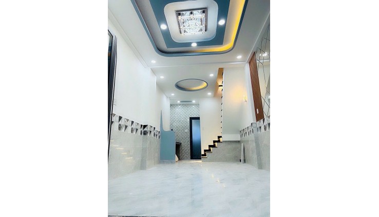 Sát mặt tiền Ngang 3.3 dài 10 m
Có 89 triệu Q4