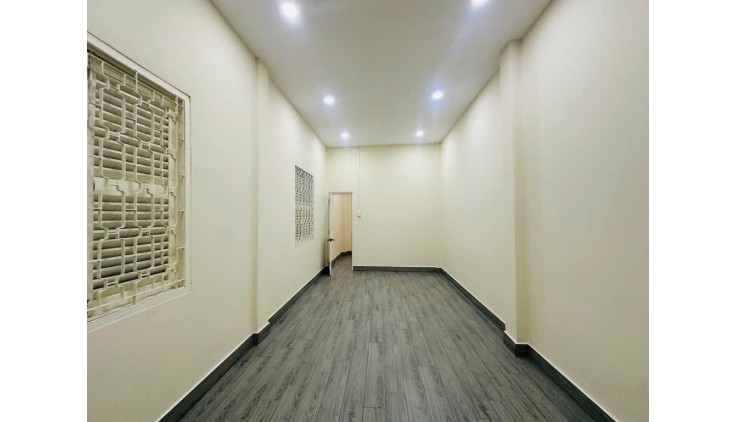 NHÀ ĐẸP HẺM XE HƠI ĐẬU TRƯỚC NHÀ , HẺM THÔNG RA HẺM 528 ĐBP - 10M RA ĐƯỜNG 3/2 - 30M2 VỪA Ở VỪA KINH DOANH -