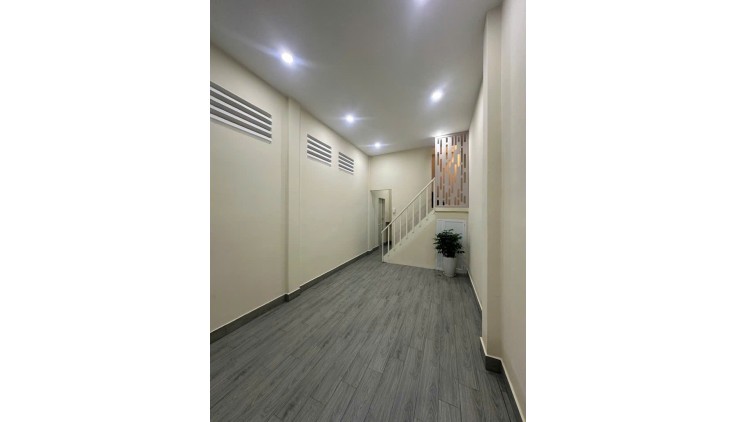 NHÀ ĐẸP HẺM XE HƠI ĐẬU TRƯỚC NHÀ , HẺM THÔNG RA HẺM 528 ĐBP - 10M RA ĐƯỜNG 3/2 - 30M2 VỪA Ở VỪA KINH DOANH -