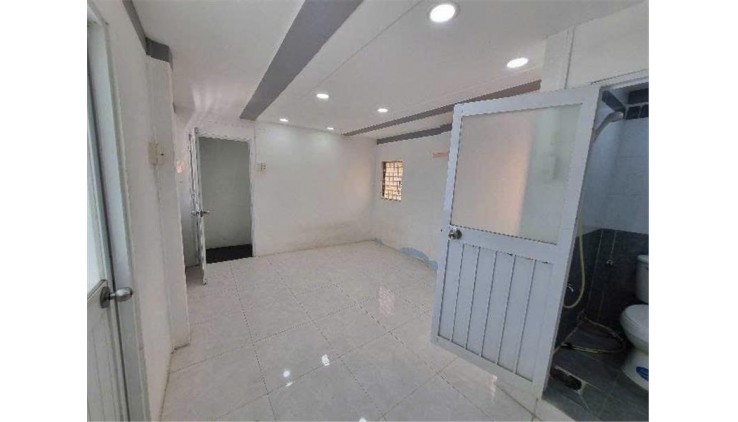 NHÀ ĐẸP QUẬN 10 - 3 TẦNG - 2 MẶT HẺM THÔNG - SỔ VUÔNG - HOÀN CÔNG - CHỈ 3.2 TỶ