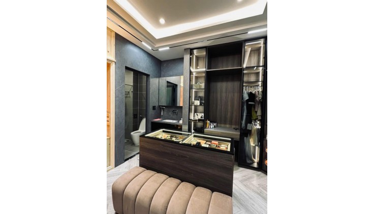 NAM LONG 4 TẦNG- LÔ GÓC NHÀ ĐẸP NHƯ HOA HẬU- TẶNG FULL NỘI THẤT XỊN XÒ