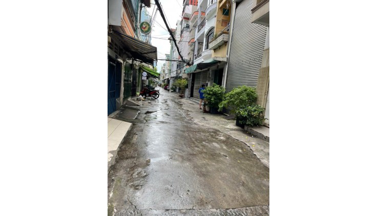 Rẻ nhất Q10- Nguyễn Tiểu La  dt 4,5 x 8,6m (cn38m2) ba tầng , góc hai mặt tiền hẻm cách 15 m ra đường lớn 3/2