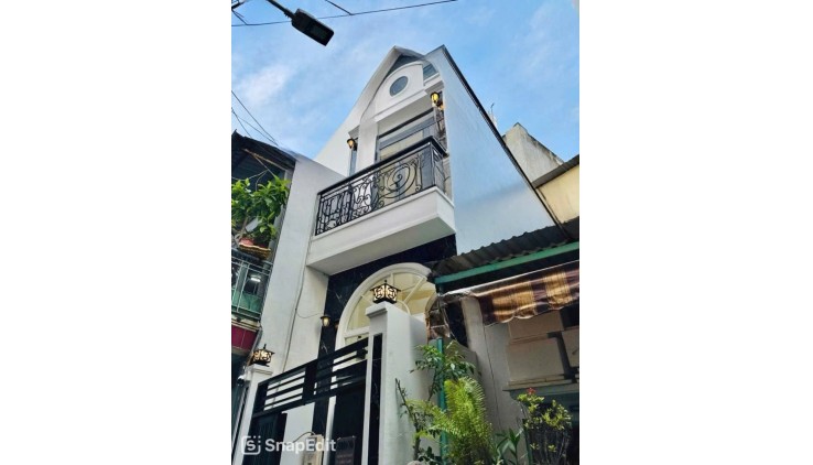 NHÀ BÁN XE HƠI ĐỔ CỬA ĐƯỜNG HOÀNG HOA THÁM.GIÁ NHỈNH 4TỶ.