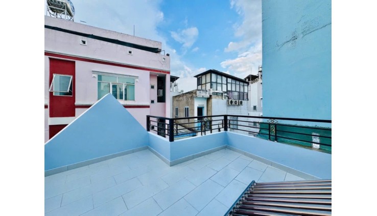 NHÀ BÁN XE HƠI ĐỔ CỬA ĐƯỜNG HOÀNG HOA THÁM.GIÁ NHỈNH 4TỶ.
