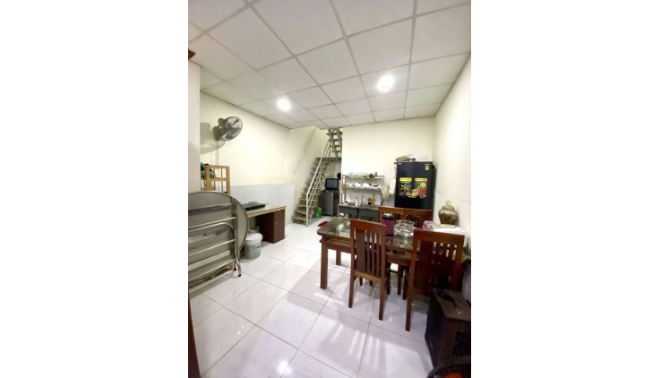 BÁN NHÀ 1 TRỆT 1 LỬNG MỚI TINH - TIỀN ĐƯỜNG HUỲNH THỊ HAI - 2 TẦNG  - 4x20m - GIÁ 4.9 TỶ