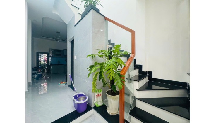 Bán nhà  riêng 53m2 2 tầng 3pn 2wc Phạm Hùng  phường 9 quận 8 giá chỉ 5,4 tỷ