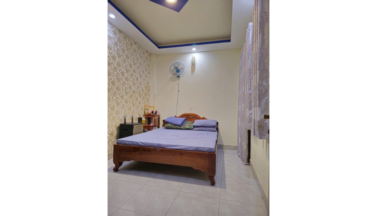 Bán Gấp nhà Mã Lò hẻm 7m thông Knh Doanh 60m2,4 Tầng đúc BTCT Nhỉnh 4 tỷ