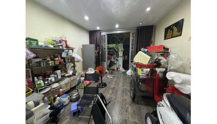 Bán Gấp nhà Trần Quang Cơ Tân Phú hẻm xe hơi tới cửa thông 48m2,2 Tầng 3 tỷ