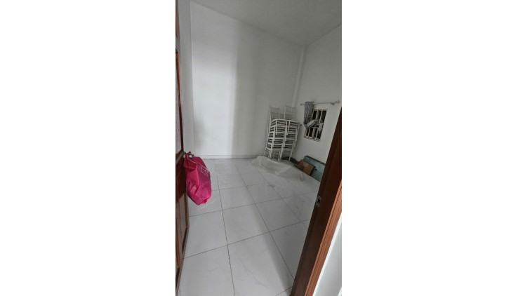 Bán nhà riêng 40 m2 Mễ Cốc 4pn 3 lầu phường 15 quận 8 giá chỉ 3,9 TỶ