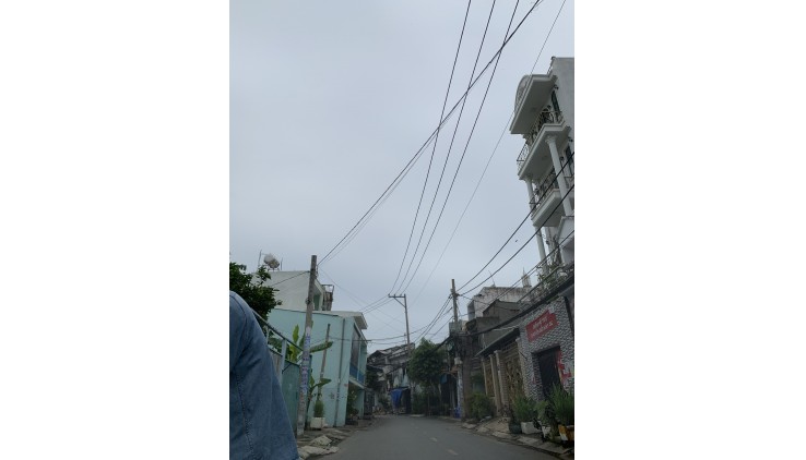 VỊ TRÍ ĐẮC ĐỊA,KHU VỰC SẦM UẤT GẦN BẾN XE MIỀN TÂY THÔNG RA VÕ VĂN KIỆT - NHỈNH 4 TỶ - 103M2 - NGANG 4 DÀI 25.5 - CÁCH AEON T.ÊN L.ỬA 5 PHÚT - LÊ TẤN
