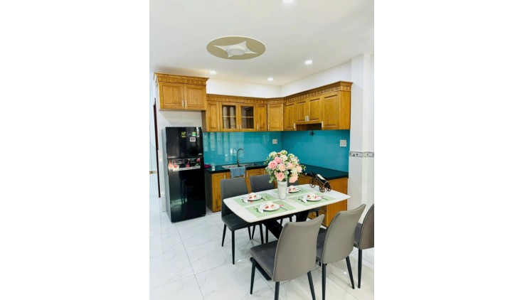 Bán nhà Gò Vấp, 60m2, HXH thông, nhỉnh 4 tỷ.