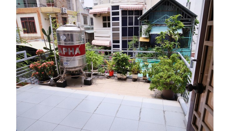 NHÀ MẶT TIỀN -  GIÁ TỐT CẦN BÁN NHANH NHÀ tại 3A Trần Cao Vân, phường 11, Phú Nhuận, HCM