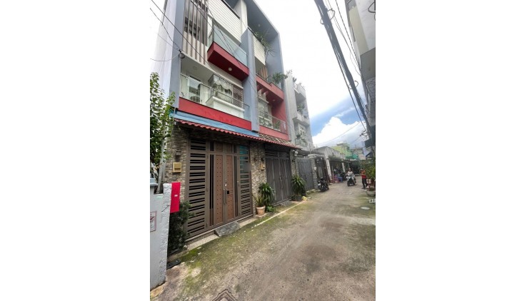 Chủ ngộp ngân hàng cần bán nhà Lũy Bán Bích, Tân Phú, 4 tầng, 62m2, hẻm oto, nhà ở ngay, Chỉ 6.8 tỷ