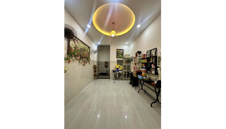 Chủ ngộp ngân hàng cần bán nhà Lũy Bán Bích, Tân Phú, 4 tầng, 62m2, hẻm oto, nhà ở ngay, Chỉ 6.8 tỷ