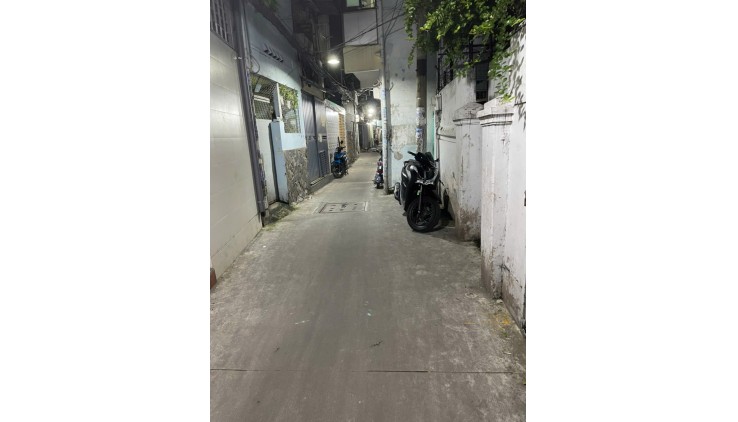 Nhà Q10 ngay tô hiến thành , hẻm xe ba gác thẳng 1 trục . 41m2 3 tầng ngang 3.7M