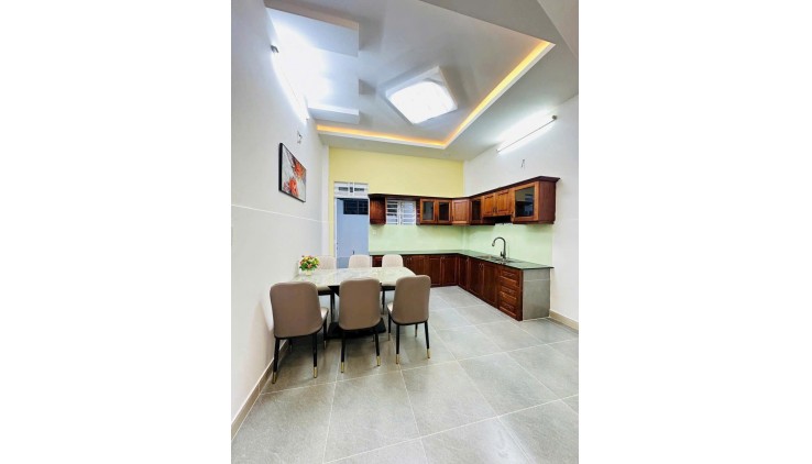 Nhà bán Thạnh Xuân Quận 12 DT  4m x16m 4PN  Chỉ 4 tỷ 550 triệu - HXH