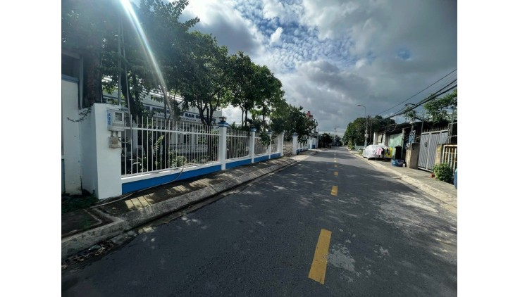 Bán Xưởng đang hoạt động, gần 1000m2, Mt Thạnh Xuân 22, Quận 12 chỉ 22 tỷ TL