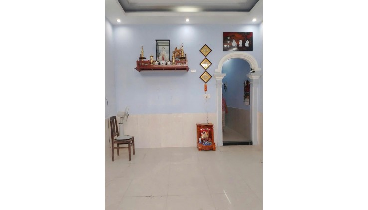 Nhà cấp 4 còn mới ở ngay hẻm xe hơi thông - Thạnh Lộc 4x13m  3ty380