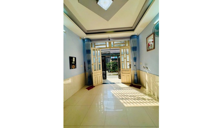 Nhà cấp 4 còn mới ở ngay hẻm xe hơi thông - Thạnh Lộc 4x13m  3ty380