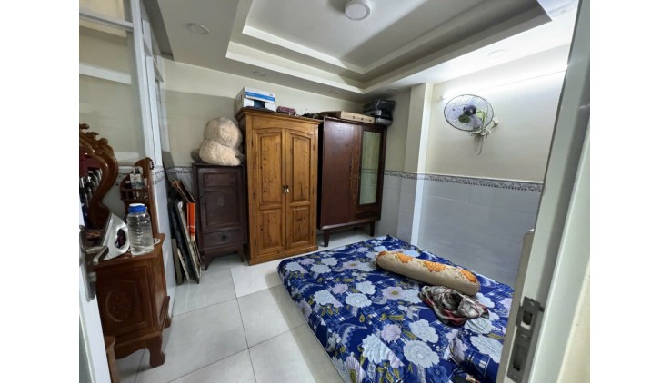 Bán Gấp nhà Tân Kỳ Tân Quý Tân Phú sát AEON Tân Phú HXH Thông 44m2 ,3 Tầng 4 tỷ