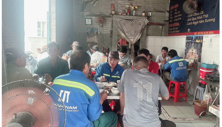 Sang nhượng gấp quán cơm tại Trịnh Đình Thảo. Tân Phú