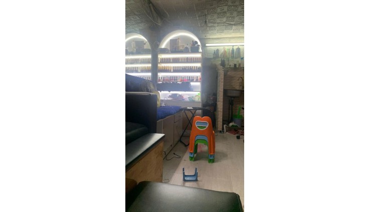 Do bận việc nên mình cần sang nhượng lại tiệm Nail, Mi, Gội tại Bình Tân
