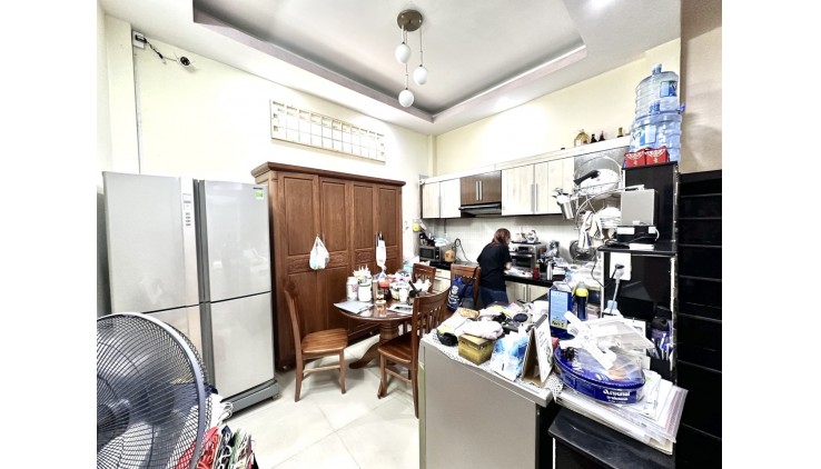 Bán nhà đẹp VTKD 8M Thoại Ngọc Hầu quận Tân Phú 4 x 19-3 tang chỉ 7.3 tỷ tl