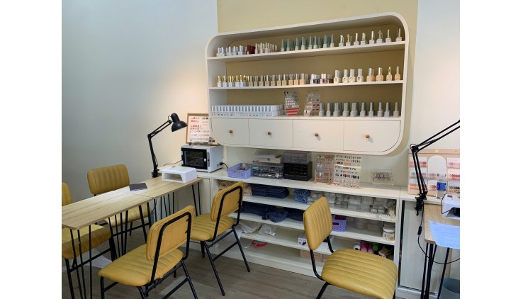 Quận Phú Nhuận – MT Huỳnh Văn Bánh ! Sang Rẻ MB Salon Nail Decor Đẹp, Sẵn Full Nội Thất Nail Sịn Mới Đẹp, Tel : 0988126364 ( chính chủ
